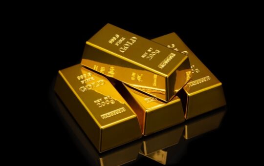 Spot Gold Prices Register New Record Level, Futures Cross $3,100