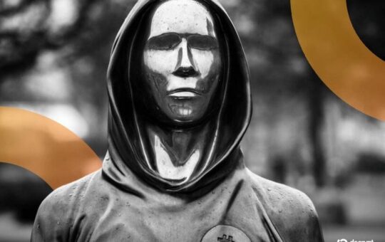 Bitcoin Blockbuster? 'Killing Satoshi' Film to Star Casey Affleck, Pete Davidson