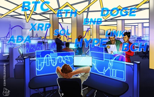 Bitcoin Range Trades As Altcoins, Spot BTC ETF Sell-off