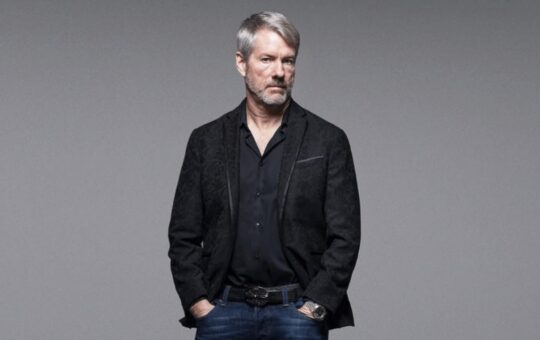 Michael Saylor Hints at Another Bitcoin Move for Strategy: Buy or Sell?