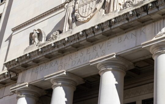 Tokenization Threatens Deposit Stability, Dallas Fed Researchers Warn